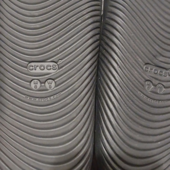 Crocs sandals size M6 W8 - Picture 3 of 5